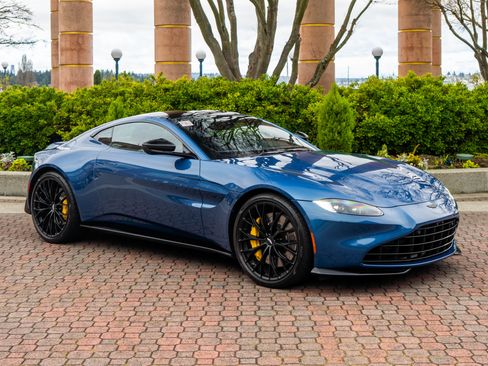 Used 2022 Aston Martin V8 Vantage Coupe image 44