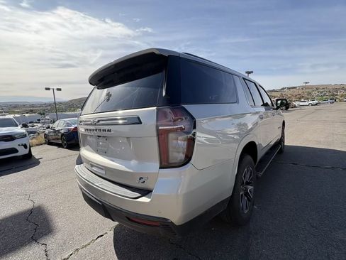 Used 2021 Chevrolet Suburban Z71 w/ Luxury Package AWD/4WD image 5