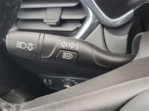 Used 2021 Chevrolet Equinox LT image 14