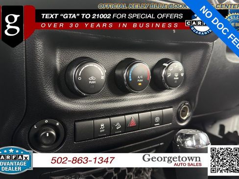 Used 2016 Jeep Wrangler Unlimited Sahara w/ Connectivity Group AWD/4WD image 8