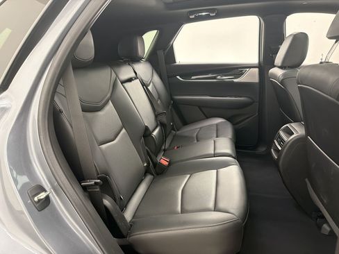 Used 2022 Cadillac XT5 Premium Luxury w/ Technology Package FWD image 32