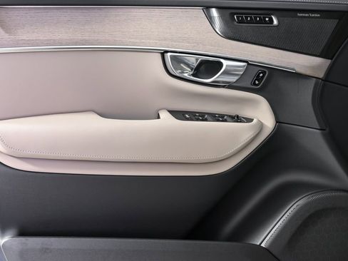 New 2026 Volvo XC90 B6 Plus w/ Protection Package Premier image 6