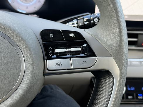 Certified 2024 Hyundai Elantra SEL FWD image 27