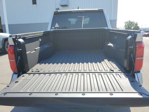 Used 2026 Toyota Tacoma SR5 AWD/4WD image 8