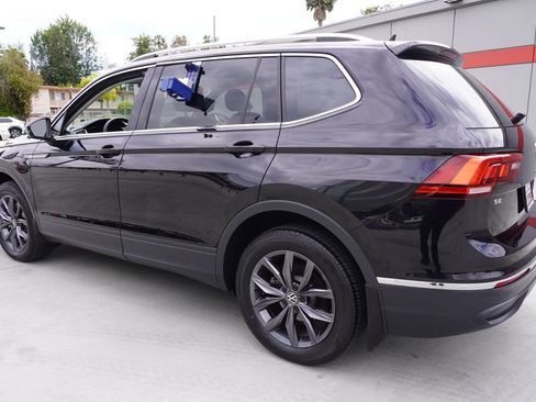 Used 2022 Volkswagen Tiguan SE FWD image 5