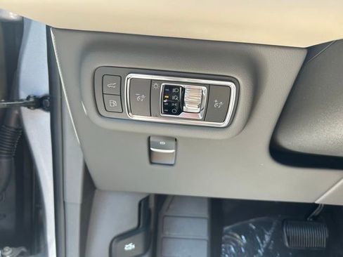 New 2025 Lincoln Nautilus Premier w/ Equipment Group 102A image 13