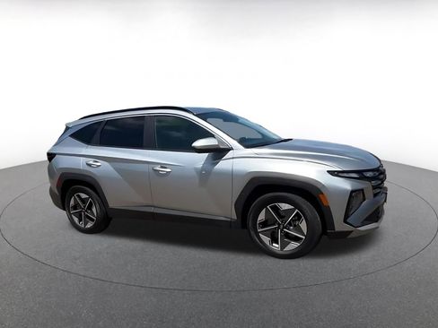 Used 2025 Hyundai Tucson SEL FWD image 2