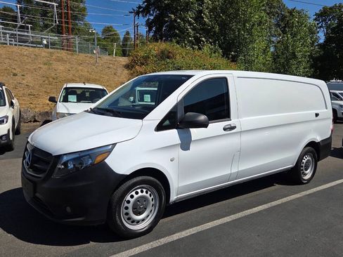 Used 2020 Mercedes-Benz Metris image 3