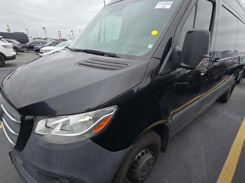 Used 2022 Mercedes-Benz Sprinter 4500 w/ Parking Package image 5