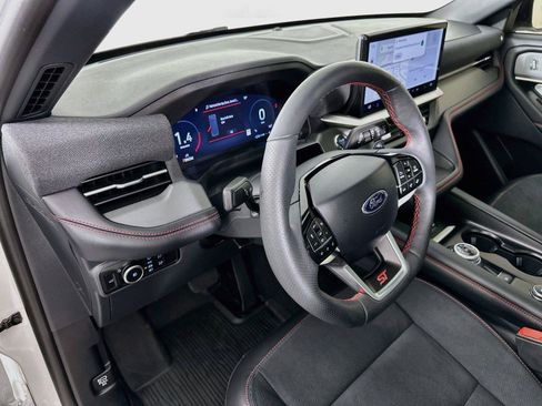 Used 2025 Ford Explorer ST AWD/4WD image 25