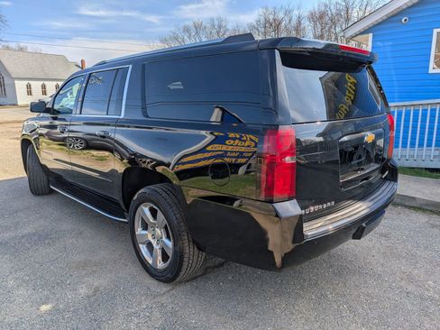 Used 2020 Chevrolet Suburban Premier image 4