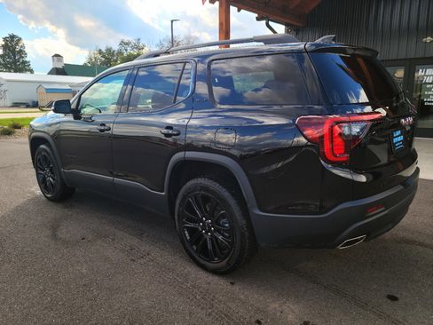 Used 2023 GMC Acadia SLT w/ Elevation Edition image 6