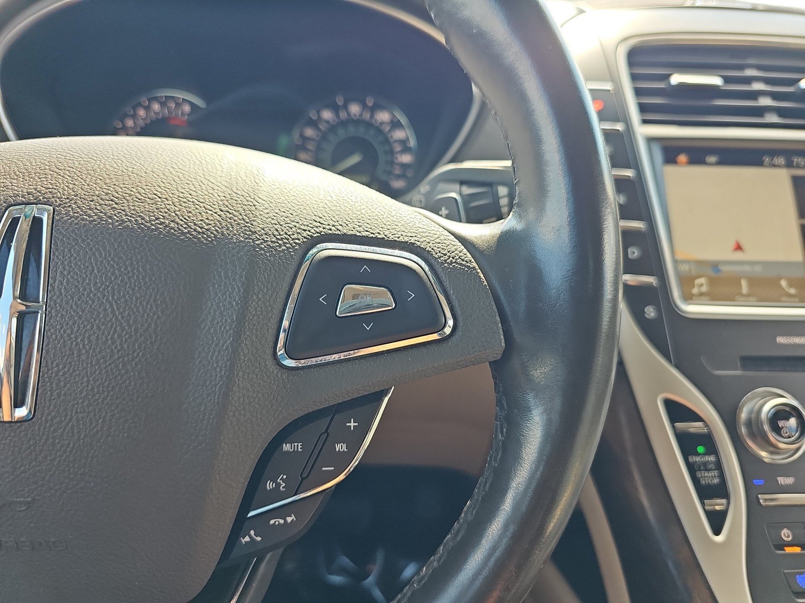Used 2017 Lincoln MKX Reserve AWD/4WD image 15