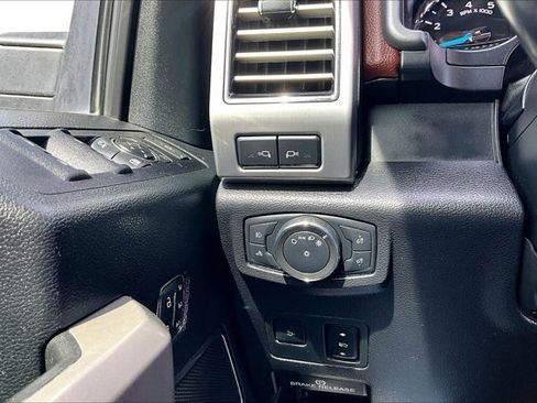 Used 2021 Ford F250 Platinum AWD/4WD image 17