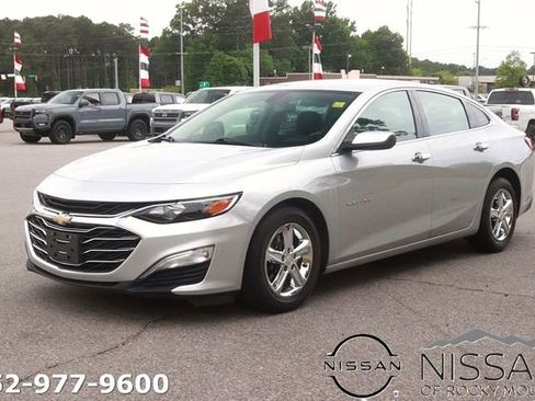 Used 2019 Chevrolet Malibu LS w/ LPO, Convenience Package 2 FWD image 3