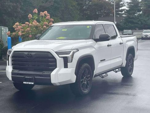 Used 2022 Toyota Tundra SR5 w/ SR5 Convenience Package image 3