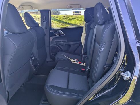 New 2026 Mitsubishi Outlander ES FWD image 12