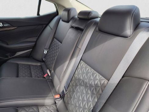Used 2017 Nissan Maxima Platinum image 19