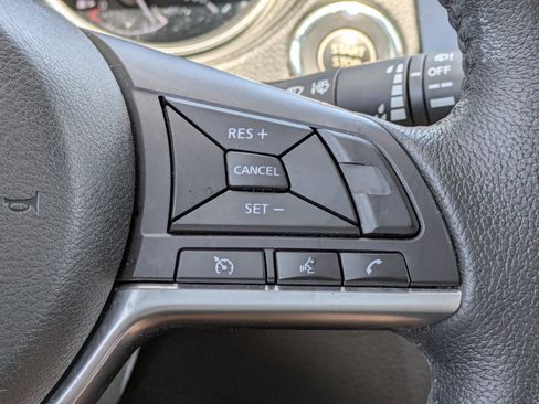 Used 2019 Nissan Rogue SV FWD image 21