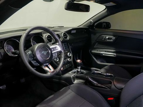 Used 2016 Ford Mustang Coupe RWD image 12