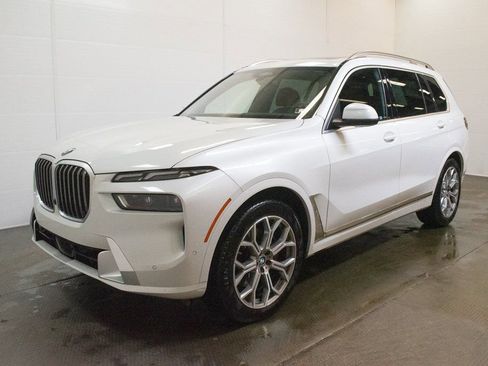Certified 2023 BMW X7 xDrive40i w/ Executive Package image 8