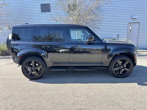 New 2026 Land Rover Defender 110 X-Dynamic SE image 5