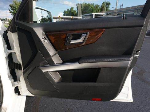 Used 2015 Mercedes-Benz GLK 350 2WD image 13
