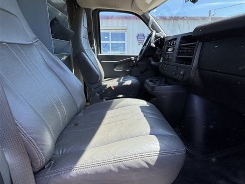 Used 2016 GMC Savana 3500 RWD image 16