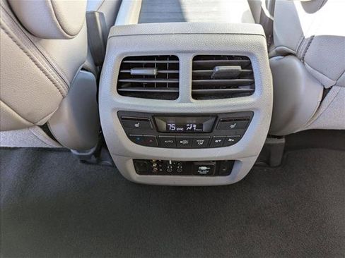 Used 2016 Honda Pilot Elite image 17