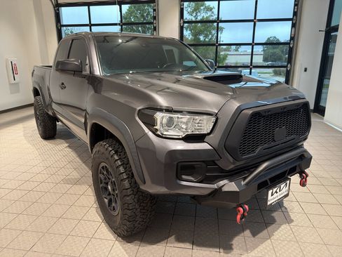 Used 2021 Toyota Tacoma SR w/ SX Package RWD image 7