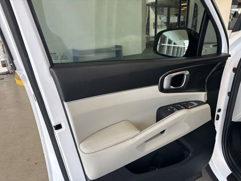 Certified 2023 Kia Sorento S FWD image 12