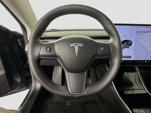Used 2018 Tesla Model 3 Long Range RWD image 10