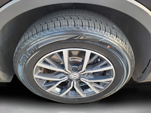 Used 2019 Volkswagen Tiguan SE image 30
