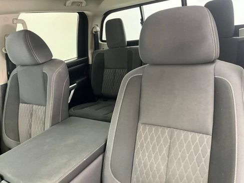 Used 2024 Nissan Titan SV AWD/4WD image 6