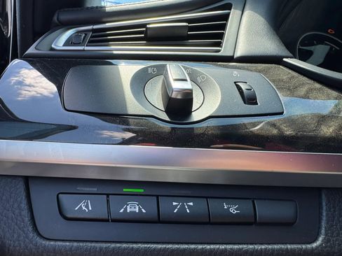 Used 2015 BMW 750Li xDrive AWD/4WD image 19