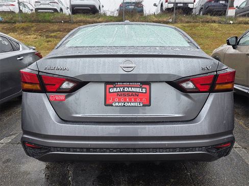 Used 2023 Nissan Altima 2.5 SV image 5