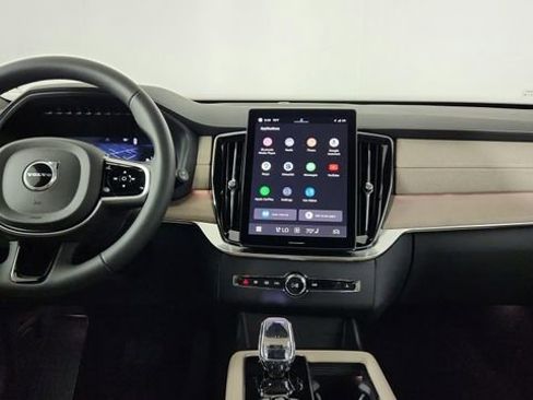 Used 2025 Volvo XC90 B6 Plus w/ Protection Package Premier AWD/4WD image 27