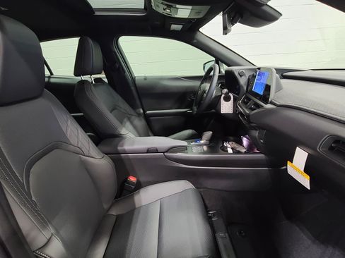Certified 2026 Lexus UX 300h FWD w/ Accessory Package (2T) image 41