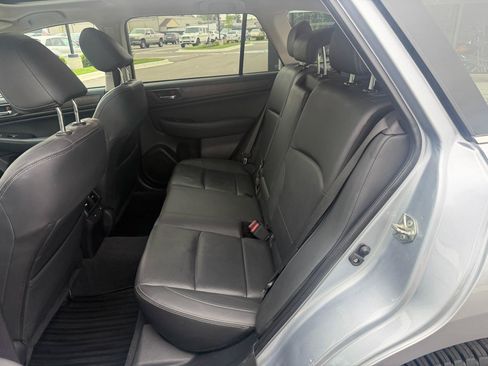 Used 2017 Subaru Outback 2.5i Limited AWD/4WD image 14