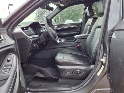 New 2025 Jeep Grand Cherokee Limited w/ Black Appearance Package image 15