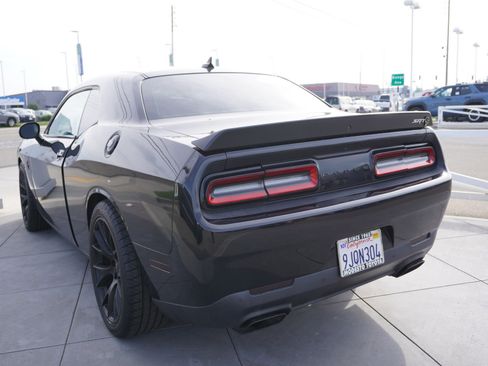 Used 2015 Dodge Challenger SRT Hellcat image 13