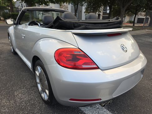 Used 2013 Volkswagen Beetle 2.5 FWD image 38