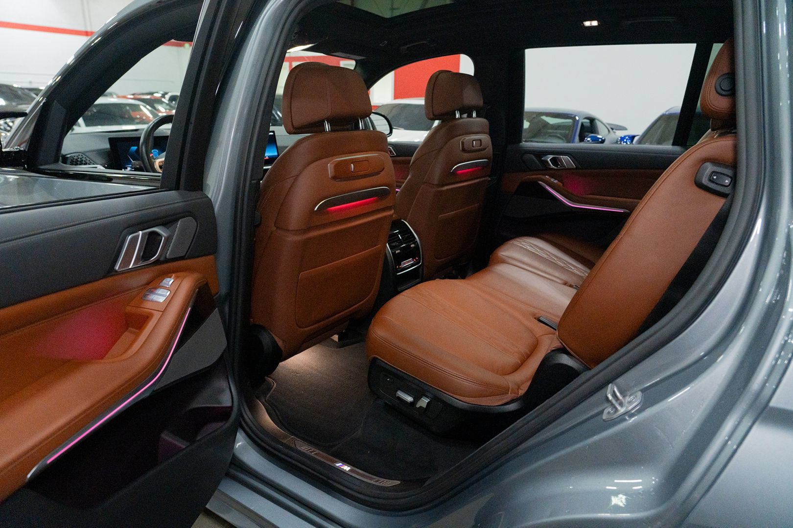 Used 2023 BMW X7 M60i AWD/4WD image 27