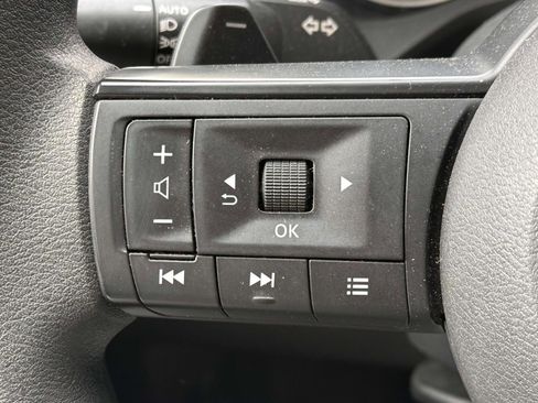 Used 2024 Nissan Rogue S image 22