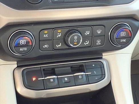 Certified 2023 GMC Acadia Denali w/ Denali Ultimate Package image 11