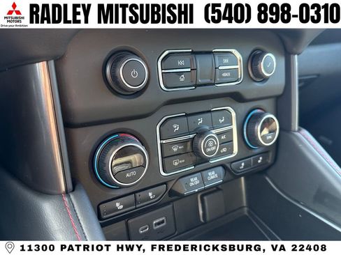 Used 2022 Chevrolet Suburban RST w/ Luxury Package image 11