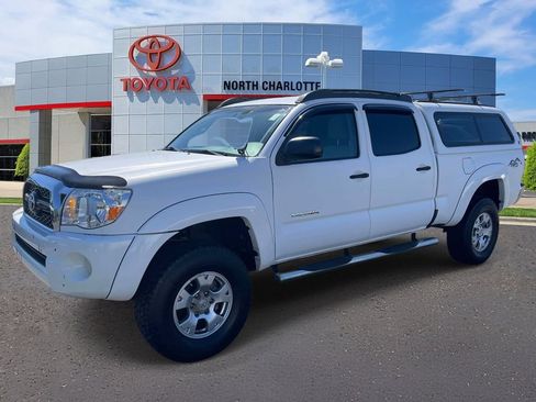 Used 2011 Toyota Tacoma PreRunner w/ SR5 Pkg #2 RWD image 3