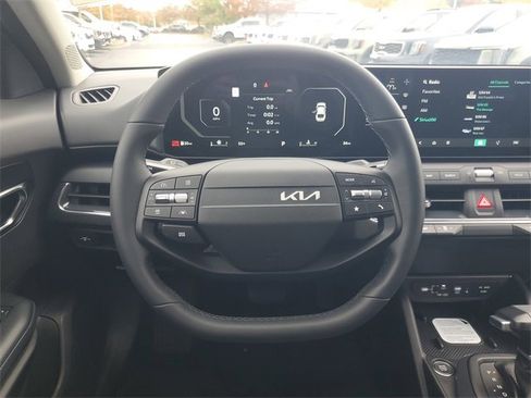 New 2025 Kia K4 EX image 10