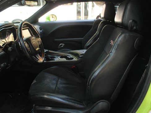 Used 2015 Dodge Challenger R/T Scat Pack w/ Scat Pack Appearance Package RWD image 14