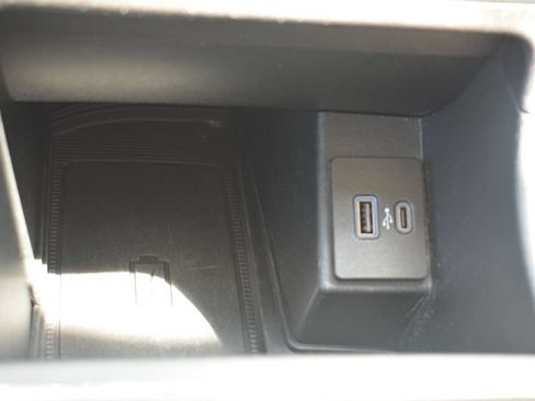 Used 2023 Ford Edge Titanium AWD/4WD image 21